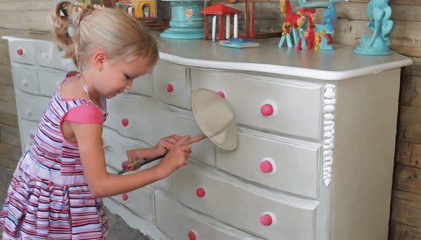 5 astuces pour peindre une commode d'enfant avec sous-couche