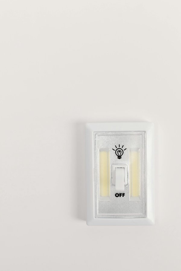 Interrupteur et prise : comment garantir votre sécurité électrique ?